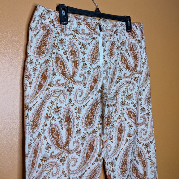 Express Retro Pink Paisley Cropped Pants Size 13/ 14 - Picture 7 of 11
